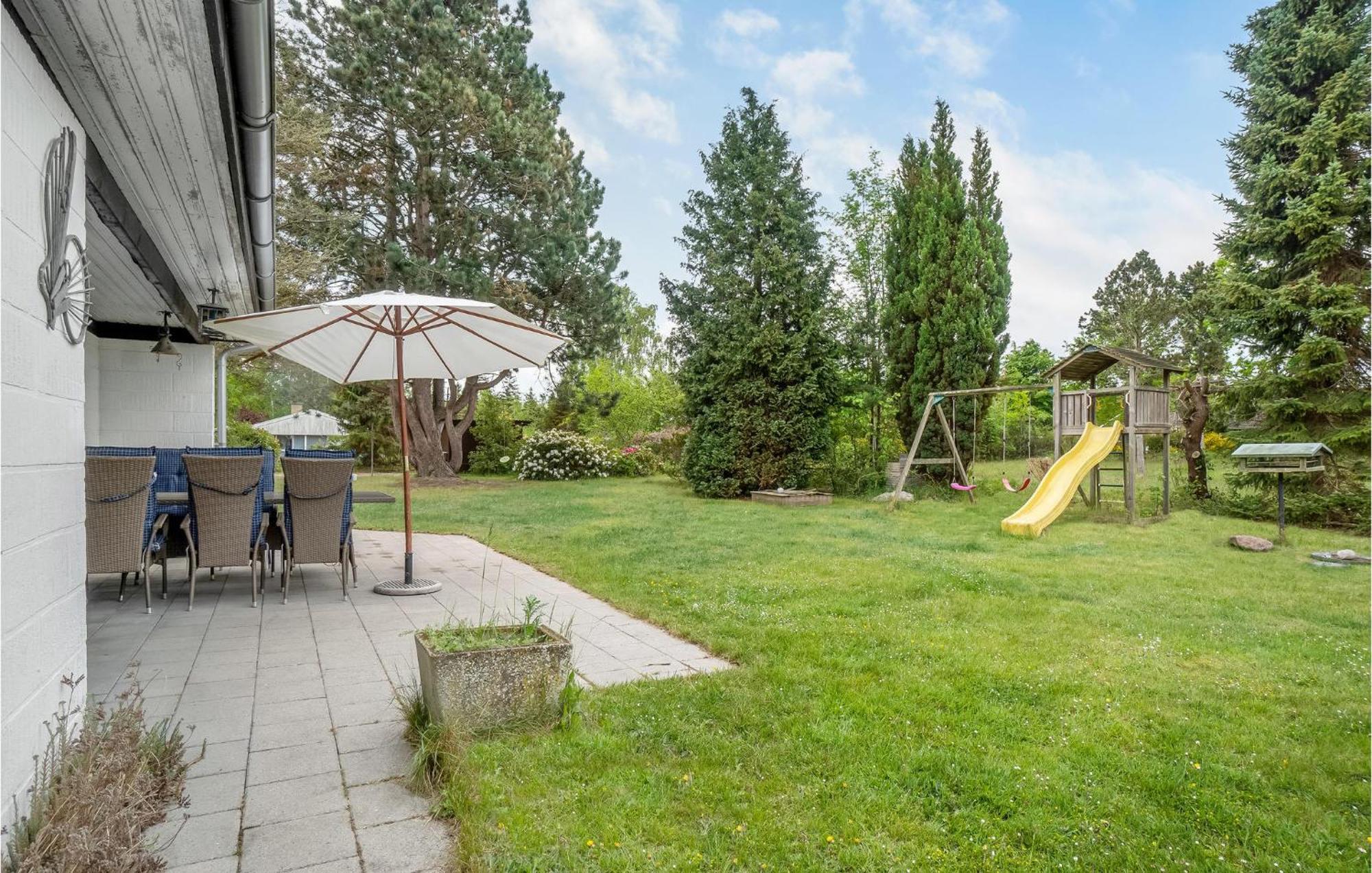 Amazing Home In Kalundborg With Kitchen Eksteriør bilde