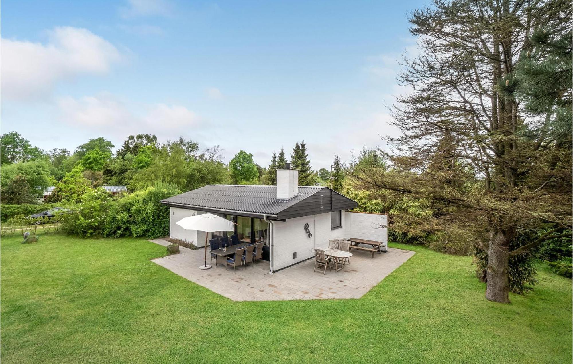 Amazing Home In Kalundborg With Kitchen Eksteriør bilde